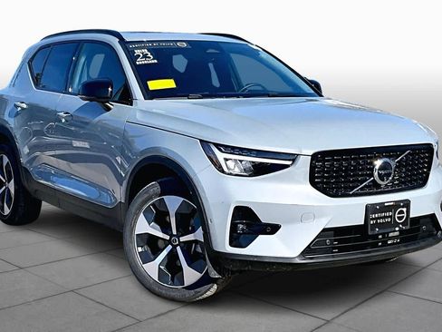 Certified 2024 Volvo XC40 B5 Plus w/ Protection Package Premier image 3