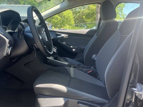 Used 2014 Ford Focus SE FWD image 11