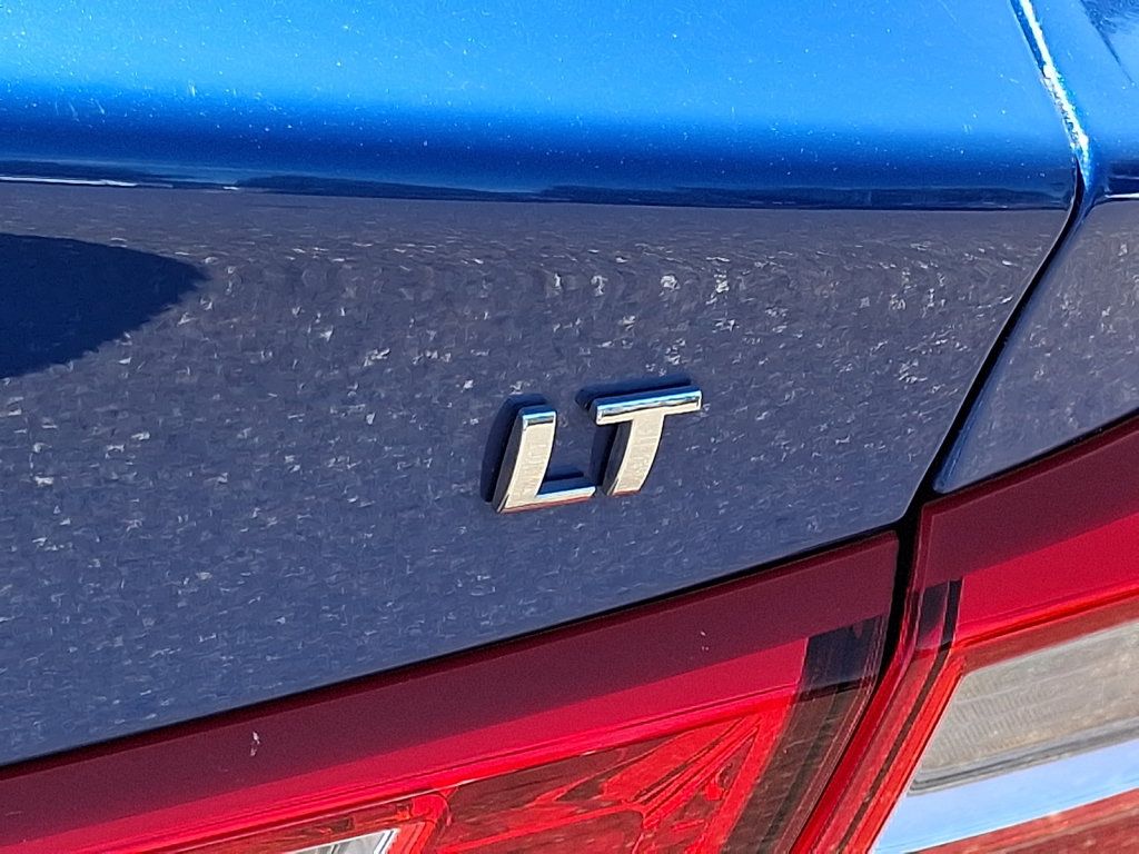 Used 2023 Chevrolet Malibu LT FWD image 17