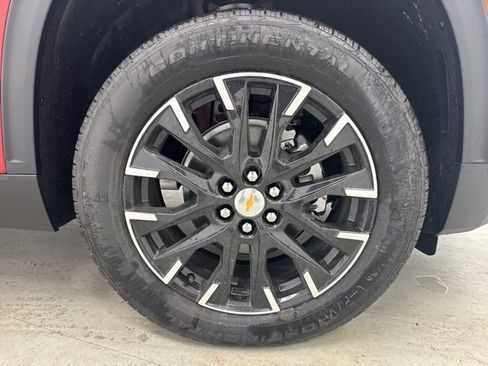 New 2026 Chevrolet Traverse LT w/ Sun and Wheel Package FWD image 33