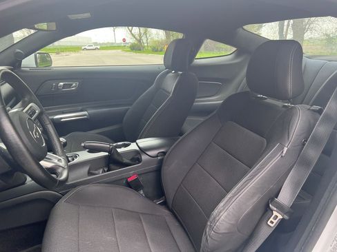 Used 2016 Ford Mustang Coupe RWD image 11