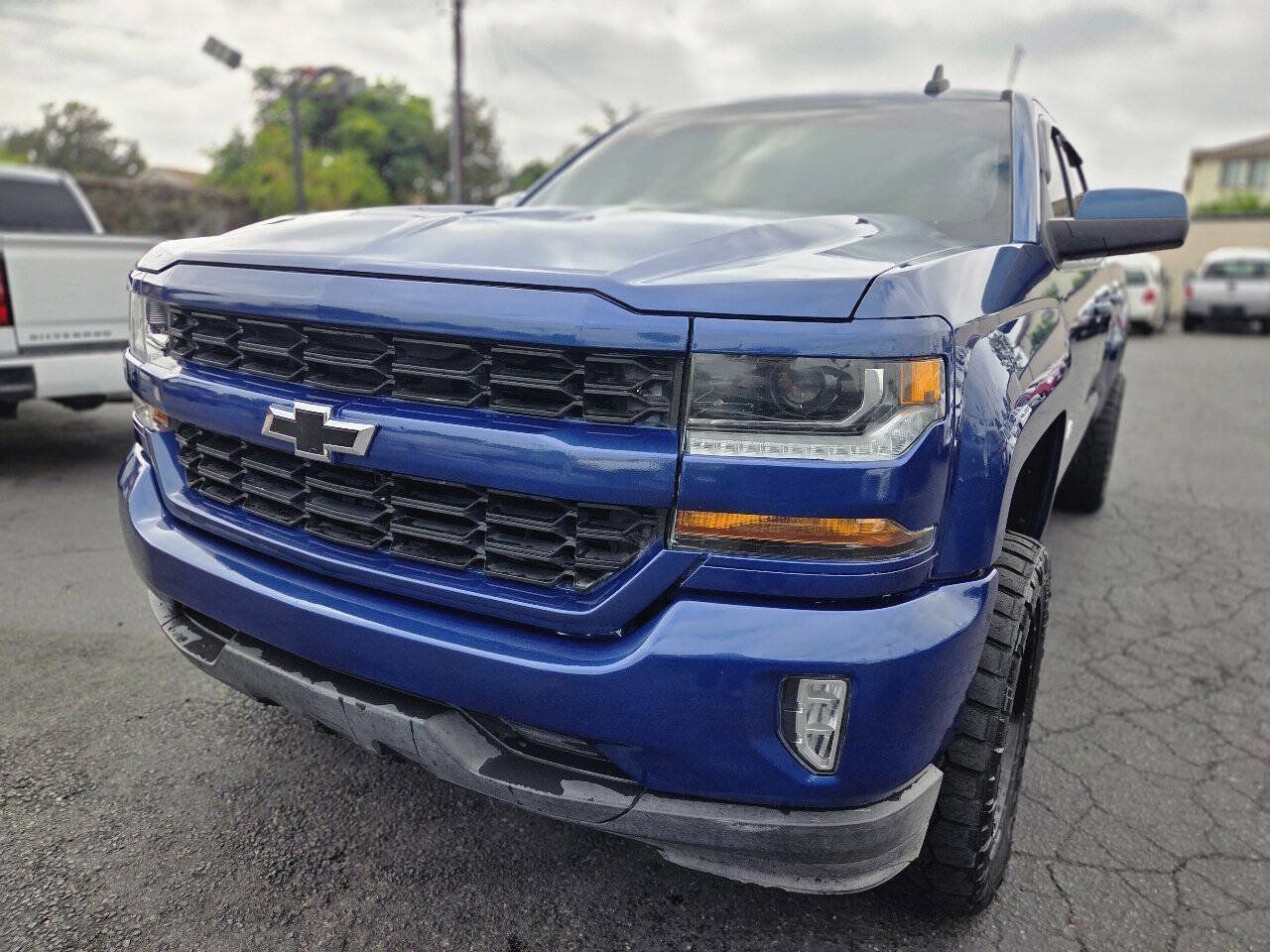 Used 2018 Chevrolet Silverado 1500 LT w/ All Star Edition RWD image 7