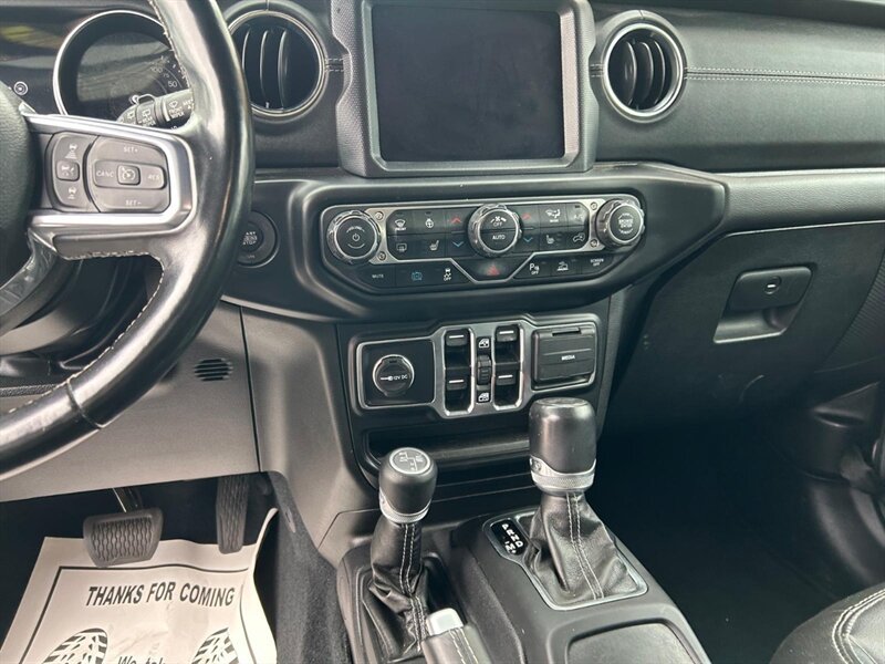 Used 2022 Jeep Wrangler Unlimited Sahara w/ Cold Weather Group AWD/4WD image 17