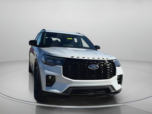 New 2026 Ford Explorer ST-Line w/ ST-Line Street Pack image 4