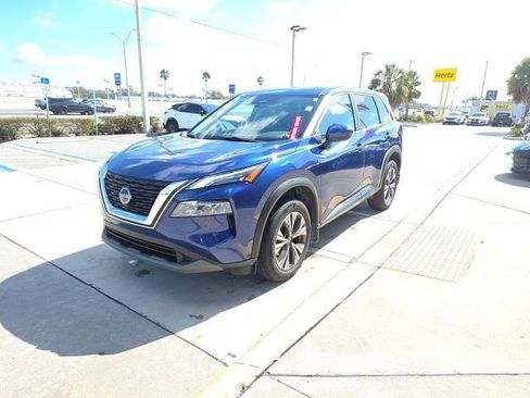 Used 2023 Nissan Rogue SV image 9