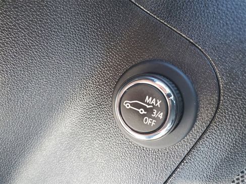 Used 2020 GMC Acadia SLT w/ Premium Package image 12