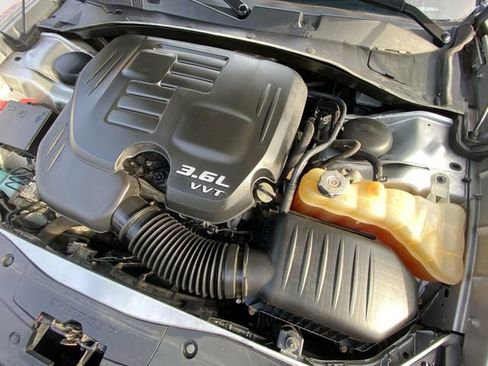 Used 2019 Dodge Charger SXT image 32