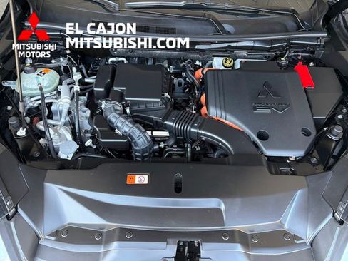 Used 2025 Mitsubishi Outlander SE AWD/4WD image 24