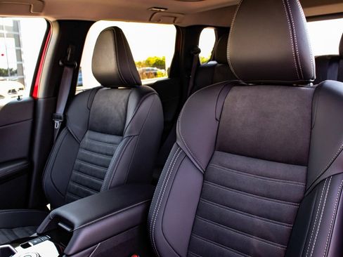 New 2025 Mitsubishi Outlander SE image 32