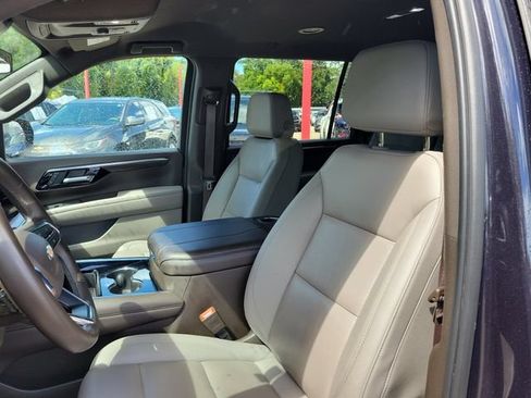 Used 2025 Chevrolet Suburban LT AWD/4WD image 20