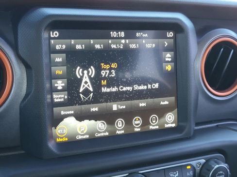 Used 2022 Jeep Gladiator Mojave w/ Trailer Tow Package AWD/4WD image 18