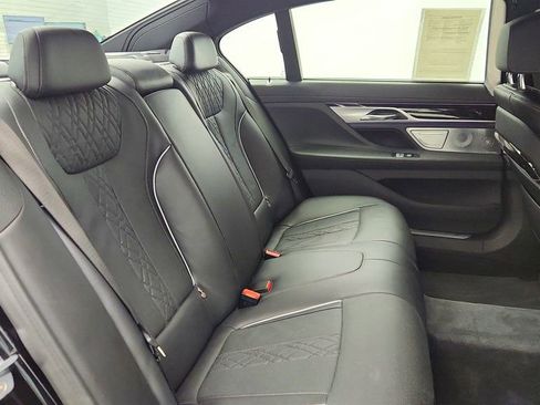 Used 2019 BMW 750i xDrive image 21