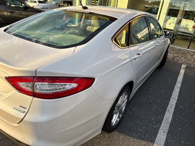 Used 2014 Ford Fusion SE w/ Equipment Group 202A FWD image 11