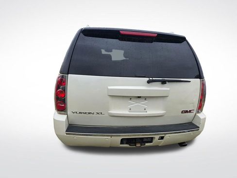 Used 2014 GMC Yukon XL Denali AWD/4WD image 7