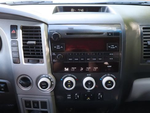 Used 2012 Toyota Sequoia SR5 w/ Premium Pkg AWD/4WD image 36