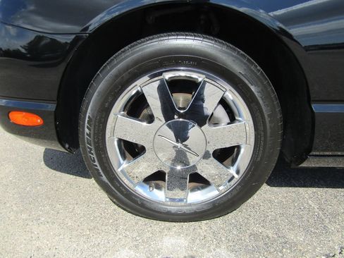 Used 2002 Ford Thunderbird image 17