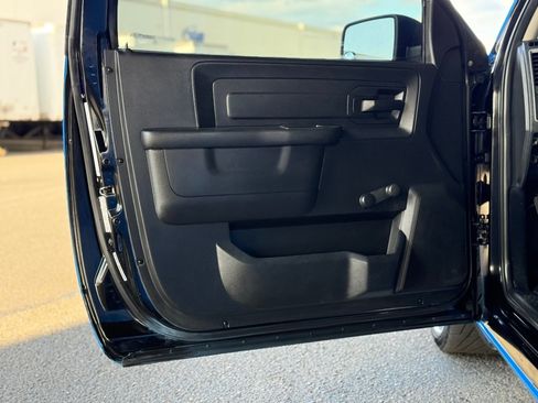 Used 2015 RAM 1500 ST RWD image 8