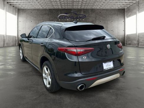 Used 2018 Alfa Romeo Stelvio AWD image 5