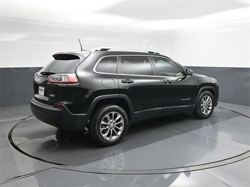 Used 2019 Jeep Cherokee Latitude Plus image 11