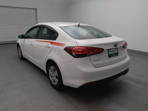 Used 2017 Kia Forte LX image 5