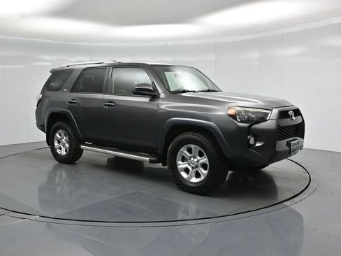 Used 2014 Toyota 4Runner SR5 RWD image 21