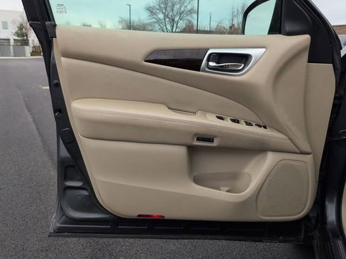 Used 2014 Nissan Pathfinder Platinum w/ Platinum Premium Package image 21