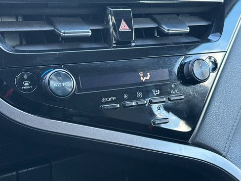 Used 2023 Toyota Camry SE image 18