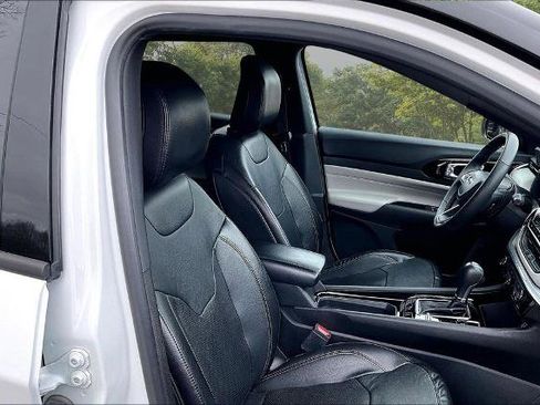 Used 2023 Jeep Compass Limited AWD/4WD image 7