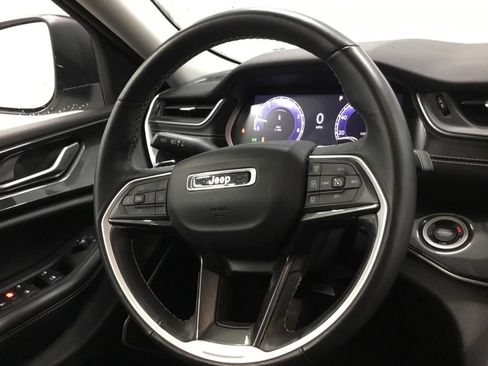 Used 2022 Jeep Grand Cherokee L Laredo w/ Luxury Tech Group I AWD/4WD image 35