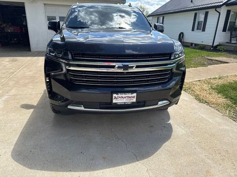 Used 2022 Chevrolet Suburban LT w/ LT Signature Plus Package AWD/4WD image 18