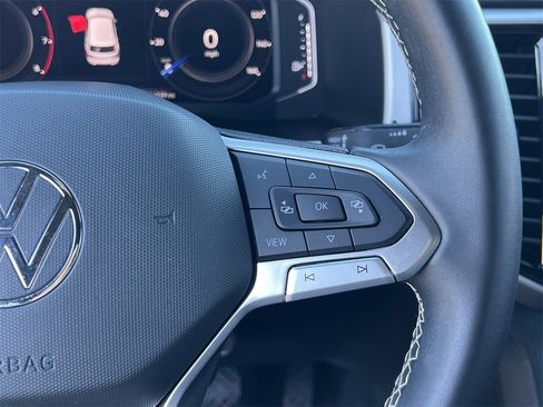 Used 2022 Volkswagen Atlas Cross Sport SE image 13