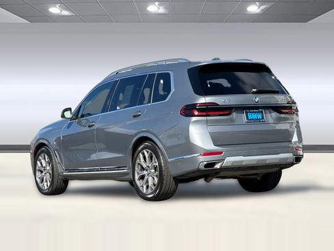 Used 2024 BMW X7 xDrive40i w/ Premium Package image 3