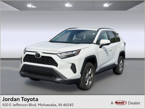 Used 2023 Toyota RAV4 XLE AWD/4WD image 1