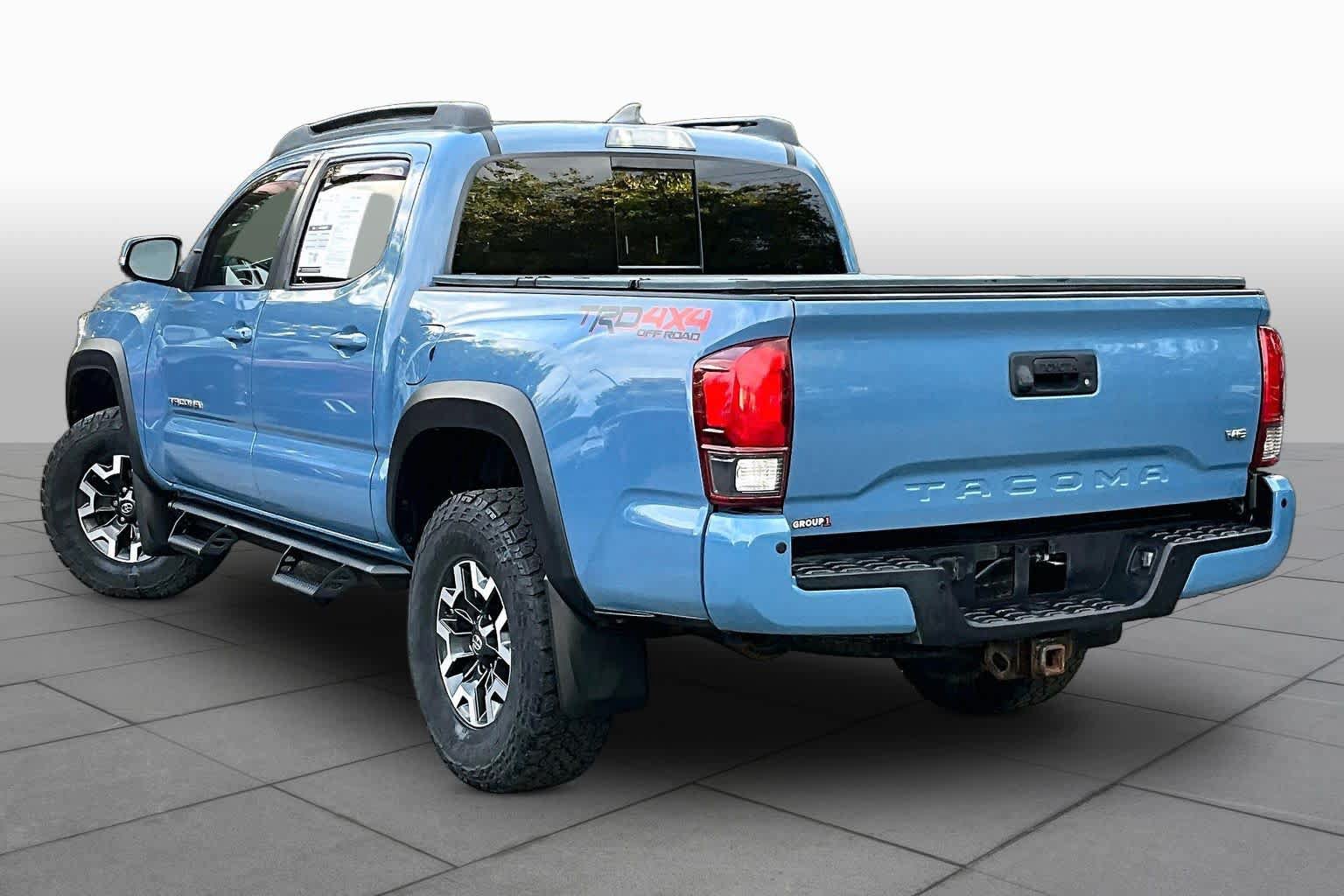 Used 2019 Toyota Tacoma TRD Off-Road w/ Technology Package AWD/4WD image 12