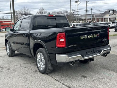 New 2026 RAM 1500 4x4 Crew Cab image 9