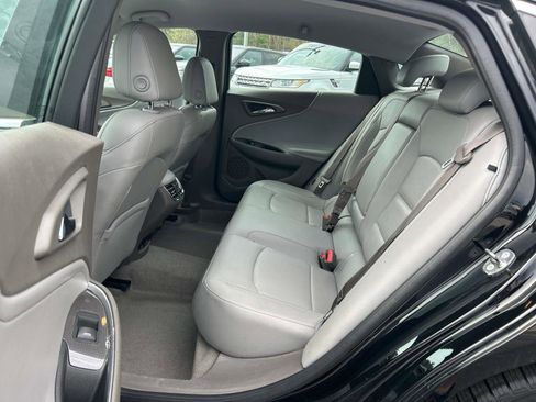 Used 2017 Chevrolet Malibu Hybrid w/ Leather Package image 7