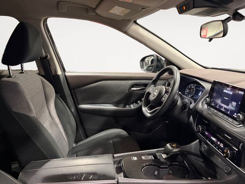 Used 2022 Nissan Rogue SV FWD image 16