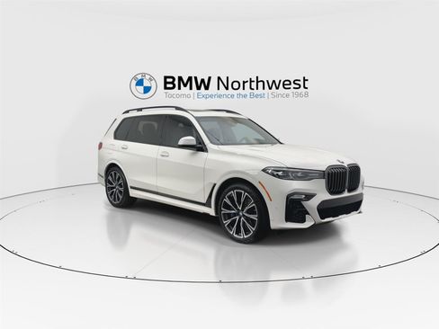 Used 2021 BMW X7 xDrive40i w/ M Sport Package AWD/4WD image 6