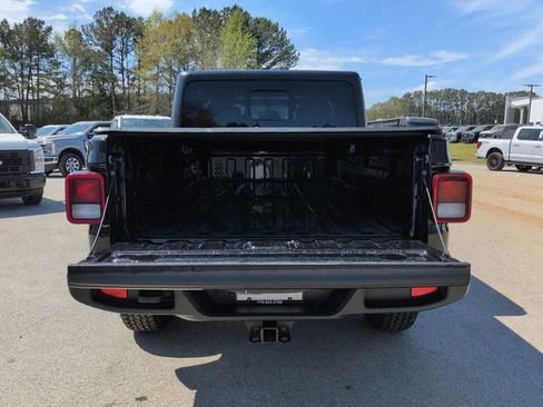 Used 2021 Jeep Gladiator Sport AWD/4WD image 16
