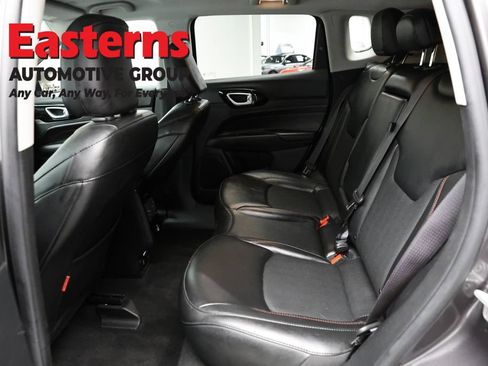 Used 2022 Jeep Compass Trailhawk w/ Trailhawk Convenience Group AWD/4WD image 22