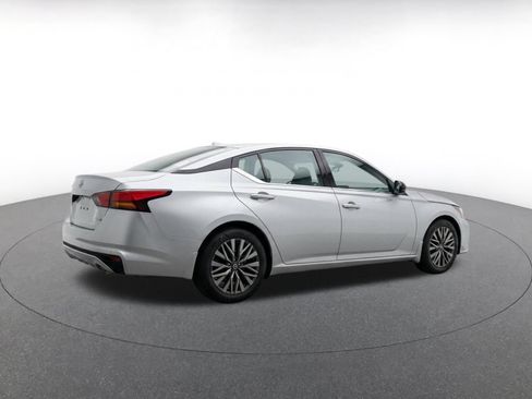 Used 2026 Nissan Altima 2.5 SV FWD image 11