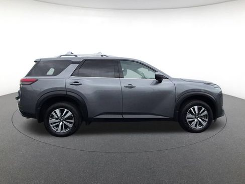 Used 2025 Nissan Pathfinder SL AWD/4WD image 4