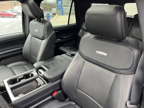 Used 2025 Ford Expedition Platinum w/ Stealth Performance Package image 8