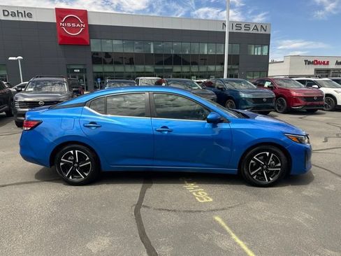Used 2024 Nissan Sentra SV FWD image 13