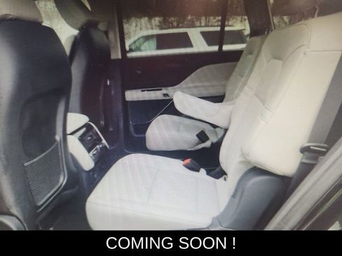 Used 2025 Lincoln Aviator AWD w/ Equipment Group 101A image 6