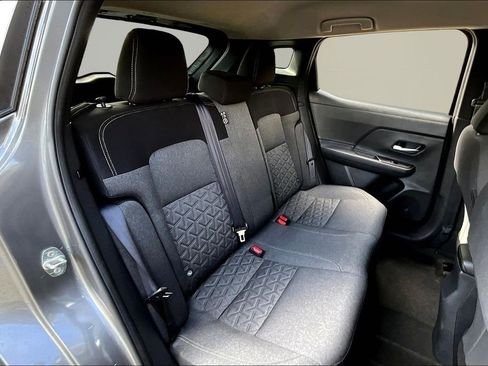 Used 2025 Nissan Kicks SV image 19