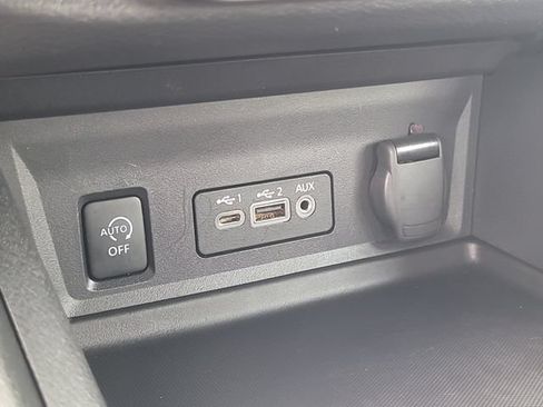 Used 2024 Nissan Sentra SV FWD image 25