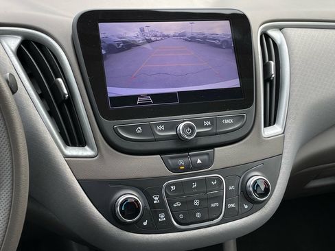 Used 2022 Chevrolet Malibu LT image 17
