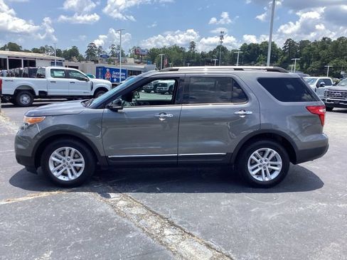 Used 2013 Ford Explorer XLT FWD image 6