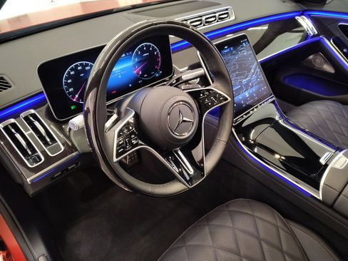 Used 2024 Mercedes-Benz S 580 4MATIC Sedan image 4